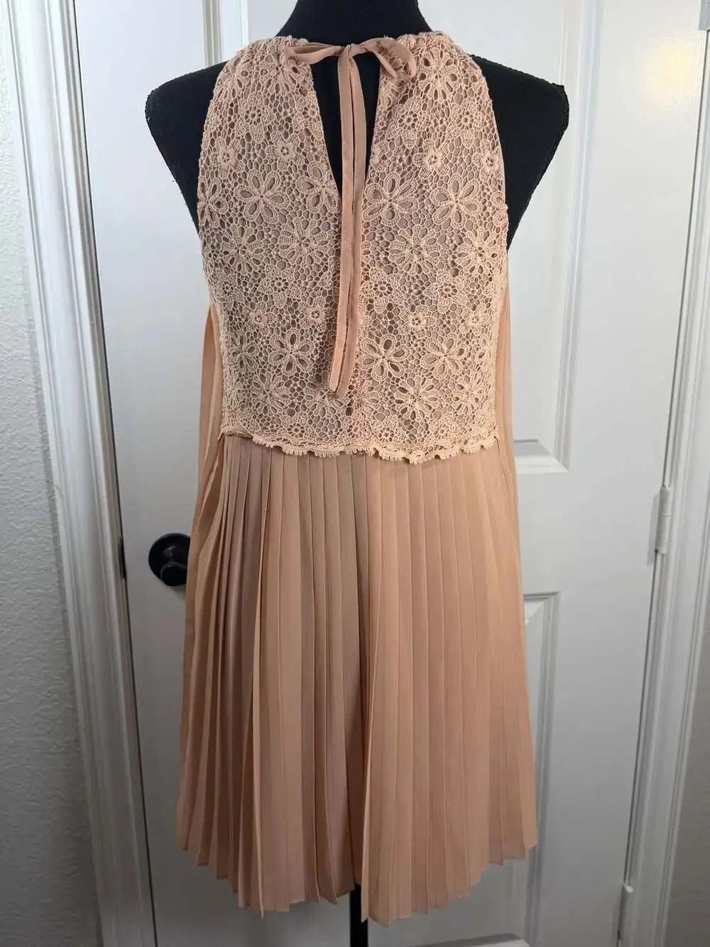 Greylin Peach Pleated Lace Back Halter Dress Size S